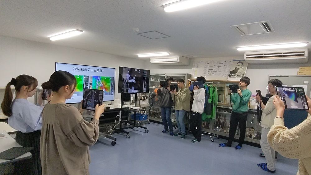 CT室でのAR実習のようす